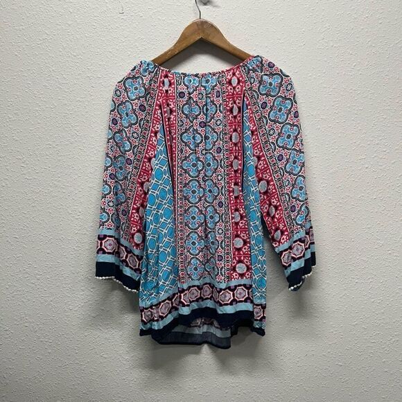 Crown & Ivy Women’s Red Blue V Neck Floral 3/4 Sleeve Top Size 2X - Picture 8 of 15
